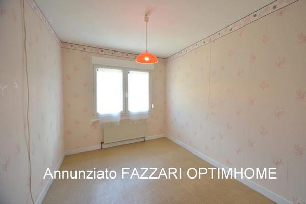 À vendre : Spacieuse maison à Stenay – Rue calme, proche centre-ville – Frontière Belgique / Luxembourg 📍 Stenay (55700) – Meuse – Région Grand Est