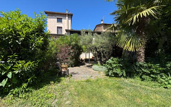 Maison à vendre    7 pièces • 240 m2 Saint-Donat-sur-l'Herbasse