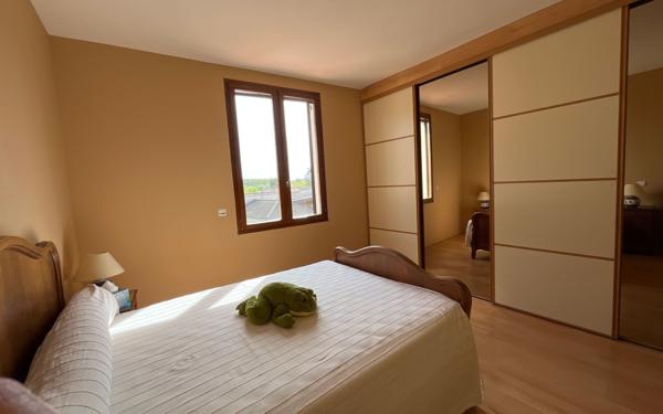 Maison à vendre    7 pièces • 240 m2 Saint-Donat-sur-l'Herbasse