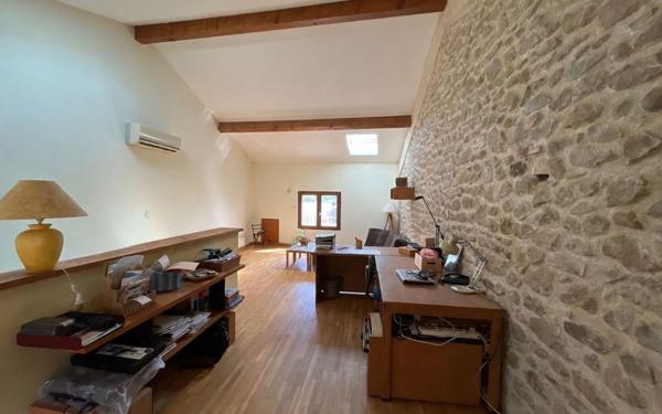 Maison à vendre    7 pièces • 240 m2 Saint-Donat-sur-l'Herbasse