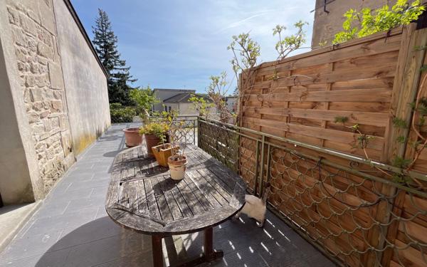 Maison à vendre    7 pièces • 240 m2 Saint-Donat-sur-l'Herbasse