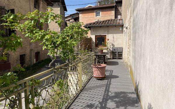 Maison à vendre    7 pièces • 240 m2 Saint-Donat-sur-l'Herbasse