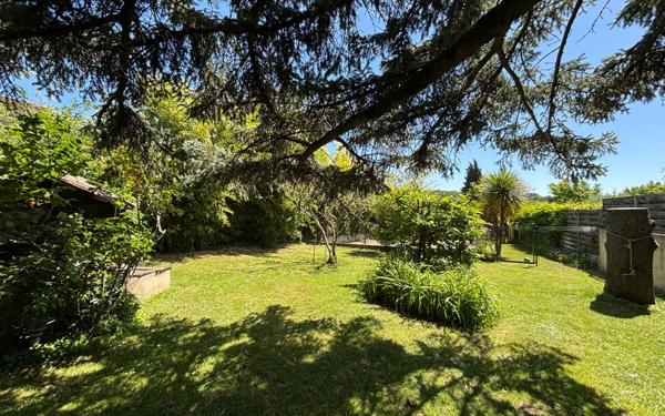 Maison à vendre    7 pièces • 240 m2 Saint-Donat-sur-l'Herbasse