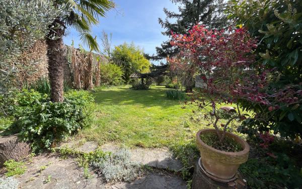 Maison à vendre    7 pièces • 240 m2 Saint-Donat-sur-l'Herbasse