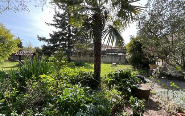 Maison à vendre    7 pièces • 240 m2 Saint-Donat-sur-l'Herbasse