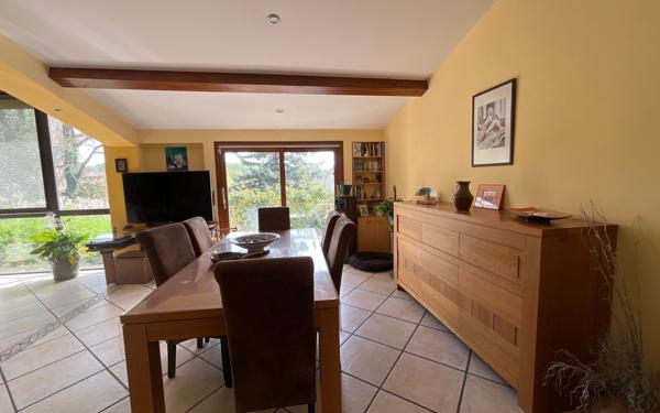 Maison à vendre    7 pièces • 240 m2 Saint-Donat-sur-l'Herbasse