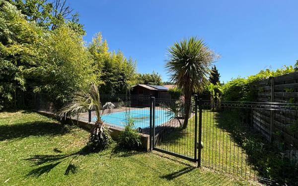 Maison à vendre    7 pièces • 240 m2 Saint-Donat-sur-l'Herbasse