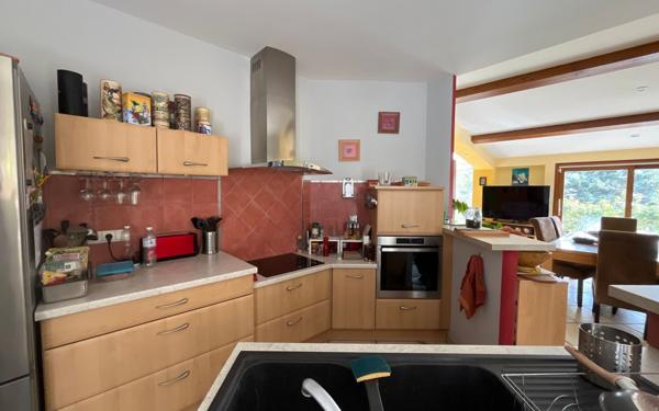 Maison à vendre    7 pièces • 240 m2 Saint-Donat-sur-l'Herbasse