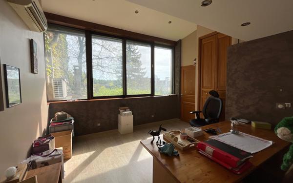 Maison à vendre    7 pièces • 240 m2 Saint-Donat-sur-l'Herbasse