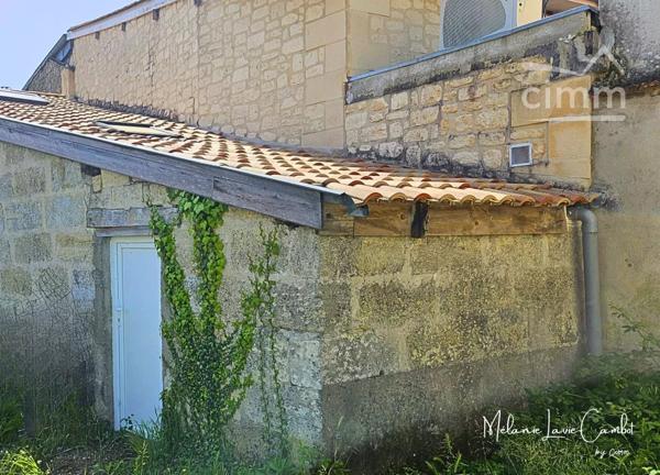 Maison avec jardiné à Cavignac (33), offrant de beaux volumes et un cadre de vie idéal pour une famille.