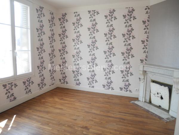 MAISON DE VILLE AVEC 3 GARAGES