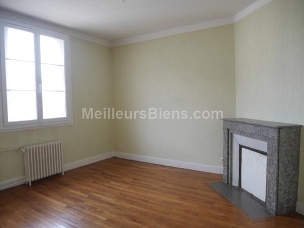 MAISON DE VILLE AVEC 3 GARAGES