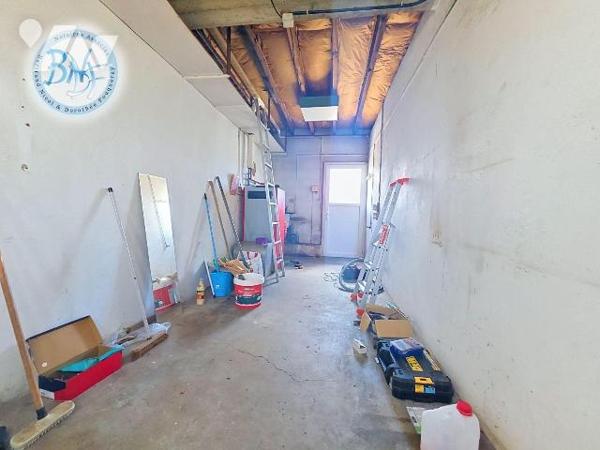 Secteur LANRIEC.

Cette maison mitoyenne, des années 70 offre une distribution fonctionnelle ...