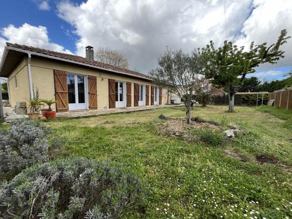 Maison à louer 1 350 € CC Le Taillan-Médoc 5 p 104 m² DPE D