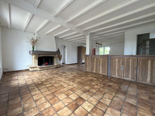 Maison à louer 1 350 € CC Le Taillan-Médoc 5 p 104 m² DPE D