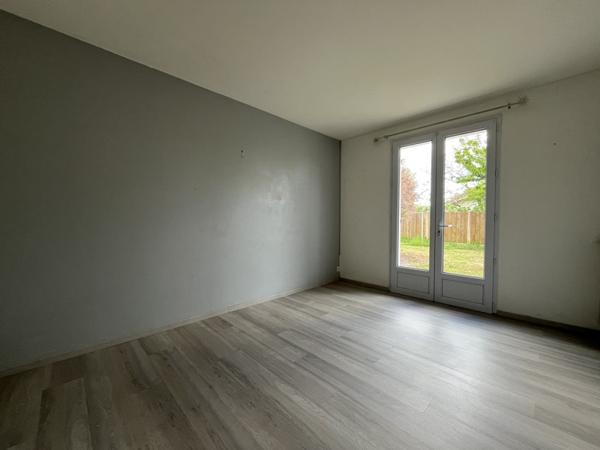 Maison à louer 1 350 € CC Le Taillan-Médoc 5 p 104 m² DPE D