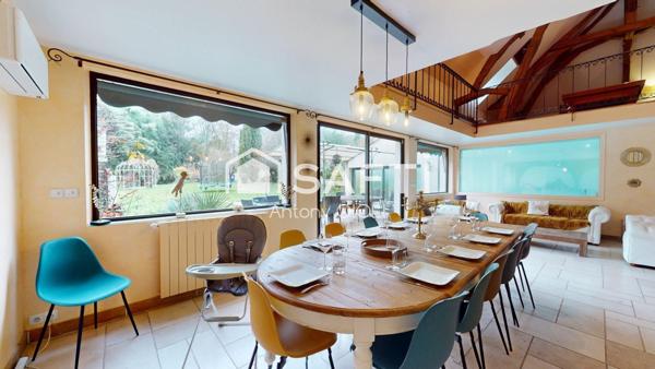 Propriété d'exception de 367m2 à Sens, 7 chambres, 12 pièces, piscines et spa.