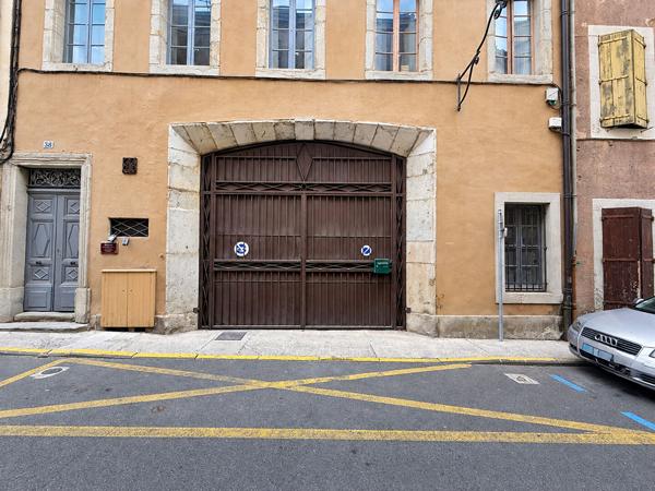 Rare à Carcassonne - Garage de 168 m² en plein centre-ville