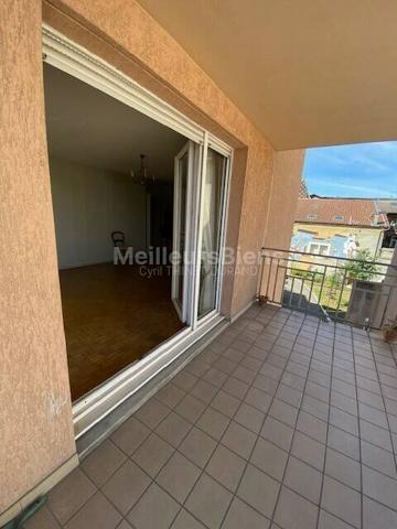 T4 Centre Bourgoin Jallieu avec Stationnement