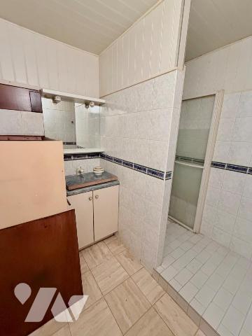 En exclusivité à TINQUEUX, découvrez cet appartement situé en rez-de-chaussée à l'arrière de l'...