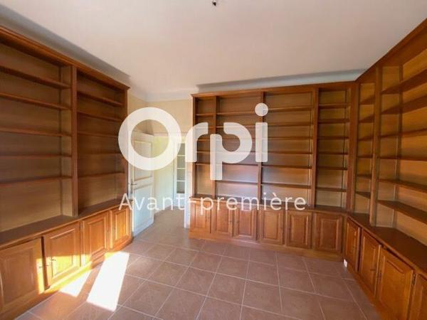 Appartement à vendre    5 pièces • 215 m2 Castres