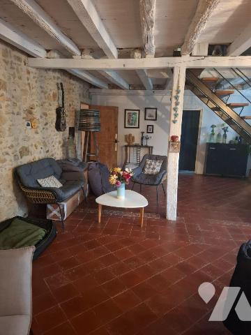 Maison à Vendre à Saint-Georges-sur-Moulon (18110) en Cher (18)

Cette maison, offre une surf...