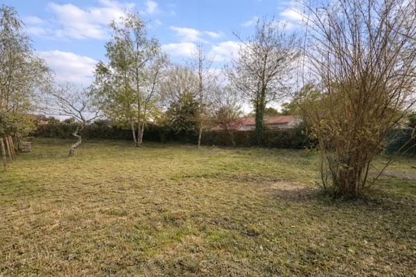 Terrain constructible 44330 VALLET