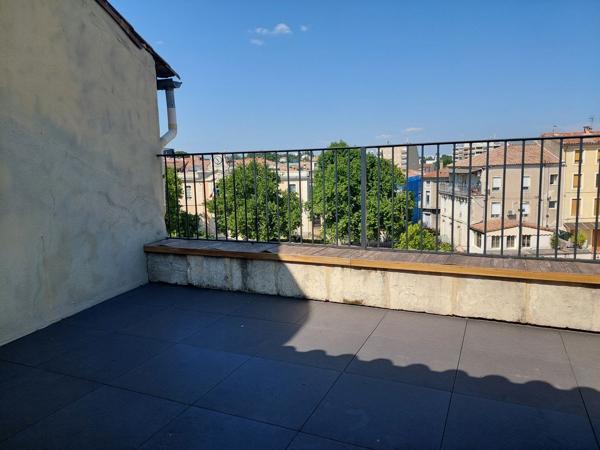 Duplex traversant avec terrasse