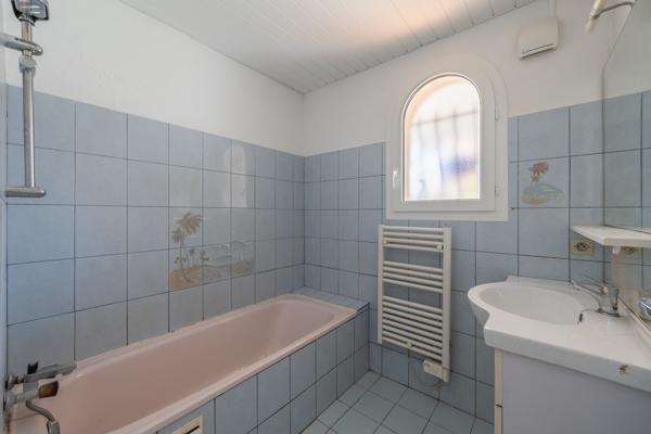 ANDERNOS-LES-BAINS – Maison de ville 66 m² avec jardin, garage