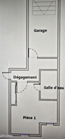 Garage de 40m² environ avec un potentiel aménagé studio et ou atelier