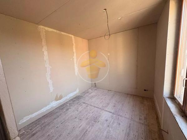 Vente                                                      Maison
                        
                     3 pièces                      43 m2                     à Charmes