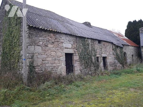 Maison d'habitation mitoyenne située à BOURBRIAC comprenant cuisine, salon, chambre, salle d'ea...