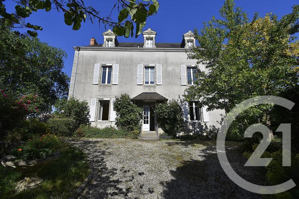 Maison à vendre  10 pièces - 200 m2 CHANGE - 53