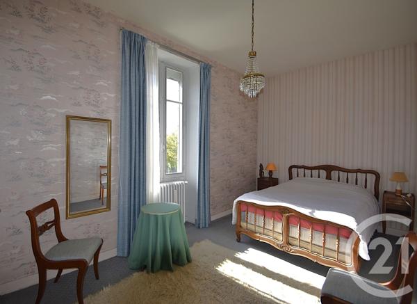 Maison à vendre  10 pièces - 200 m2 CHANGE - 53