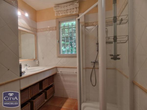 Maison à vendre 5 pièces 167m² Rochefort-du-Gard (30650)
