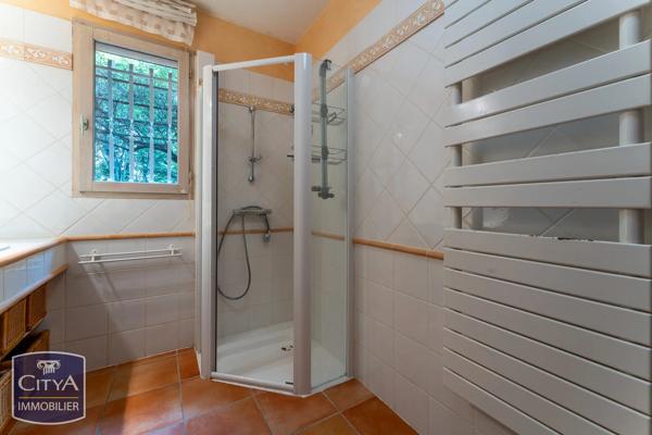 Maison à vendre 5 pièces 167m² Rochefort-du-Gard (30650)