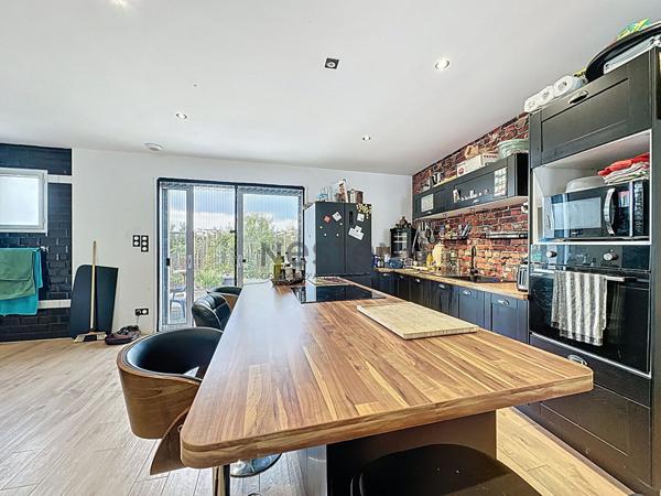 Maison de plain-pied à vendre à La Membrolle sur Longuenée de 88m2 sur un terrain de 390m2