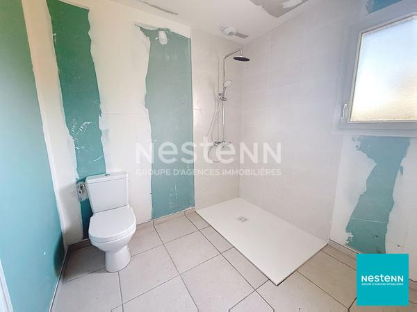 Proche du centre ville de Feurs maison neuve livrable fin avril , 3 chambres, 90,38 m2 habitables sur terrain de 669 m2 dans un lotissement récent et calme