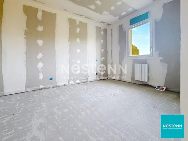 Proche du centre ville de Feurs maison neuve livrable fin avril , 3 chambres, 90,38 m2 habitables sur terrain de 669 m2 dans un lotissement récent et calme