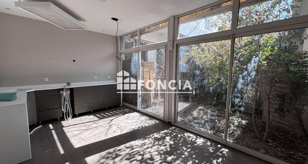 À vendre Local commercial 105 m² - Nîmes 30900