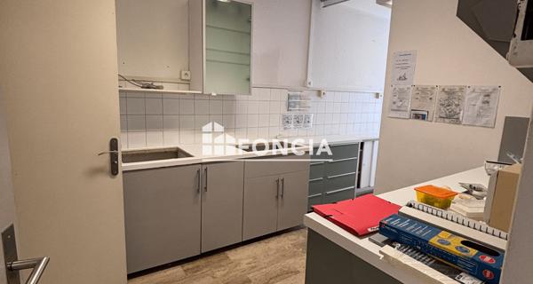 À vendre Local commercial 105 m² - Nîmes 30900