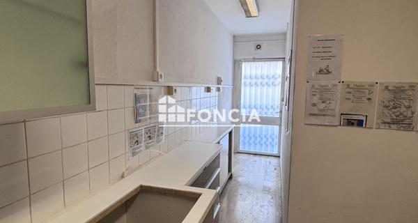 À vendre Local commercial 105 m² - Nîmes 30900