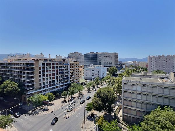 A vendre appartement de type 3 à Marseille 13005 - Le CAMAS