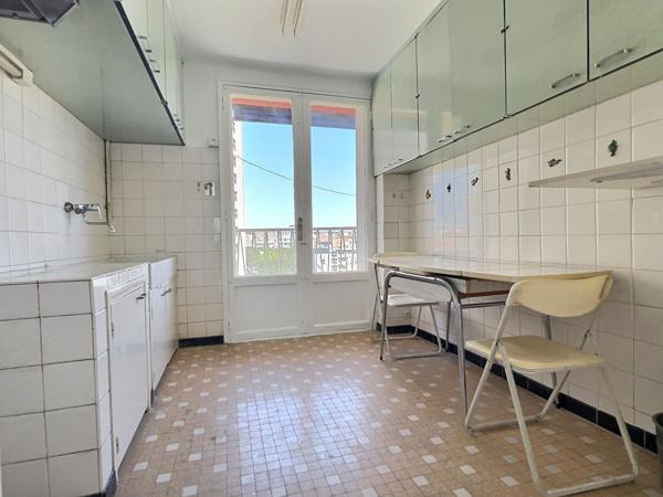 A vendre appartement de type 3 à Marseille 13005 - Le CAMAS
