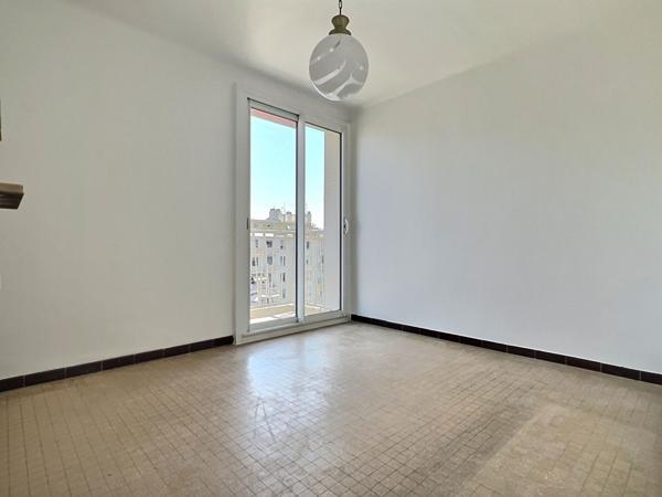 A vendre appartement de type 3 à Marseille 13005 - Le CAMAS