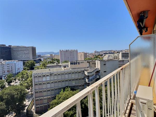 A vendre appartement de type 3 à Marseille 13005 - Le CAMAS