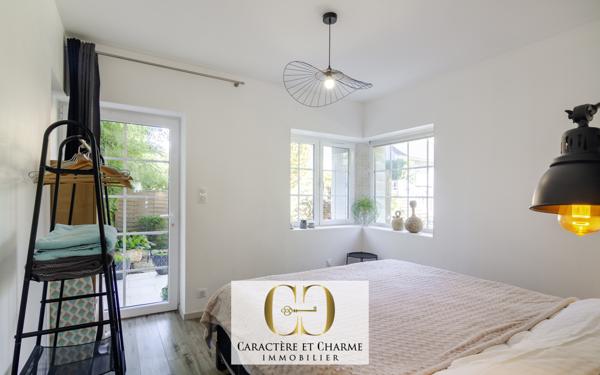 Sarlat-la-Canéda (24200) Sarlat centre. Propriété prestige. Maison principale + 4 gîtes indépendants.