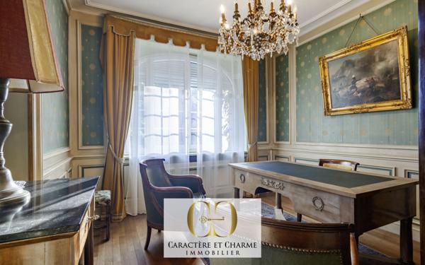 Sarlat-la-Canéda (24200) Sarlat centre. Propriété prestige. Maison principale + 4 gîtes indépendants.