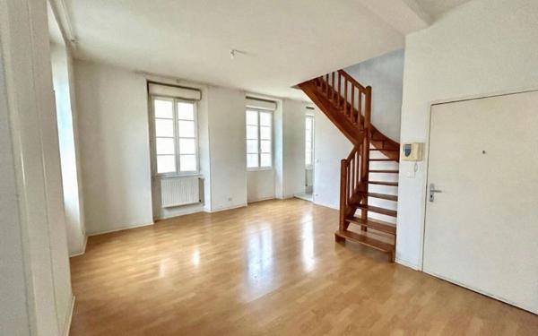 Appartement à louer    4 pièces •  Périgueux