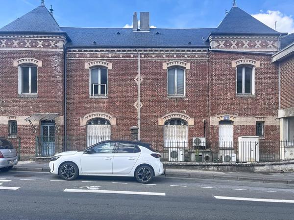 Vente                                                      Immeuble
                        
                     24 pièces                      584 m2                     à Laon